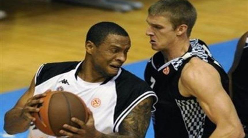 Efes Lawrance'ı bitirdi!