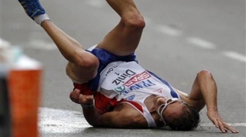 D&uuml;şt&uuml; kalktı şampiyon oldu!