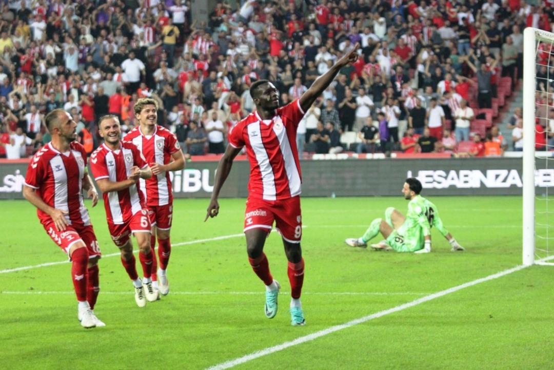 Süper Lig de yayın gelirleri açıklandı! En büyük pay Galatasaray ın oldu... Sarı-Kırmızılılar da kasa doldu taştı 2