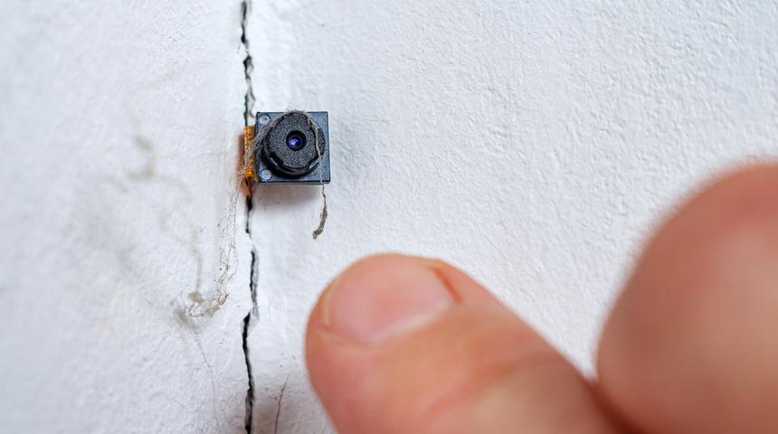 Gizli kamera nasıl anlaşılır, nasıl tespit edilir? Gizli kamera tespit yöntemleri neler?