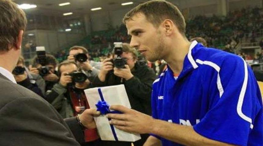 Badalona'ya Kanadalı beyin!