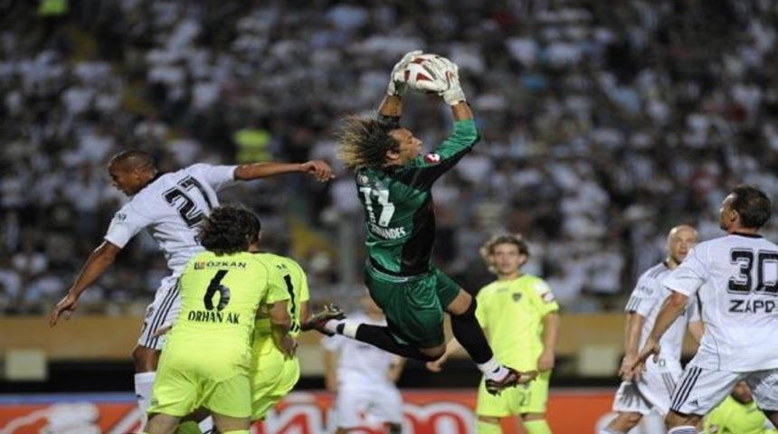 Kartal İzmir'de u&ccedil;tu!