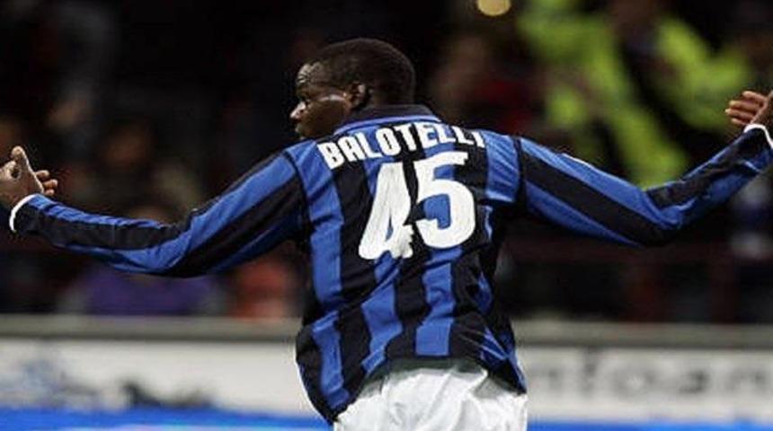 Balotelli imzaladı!
