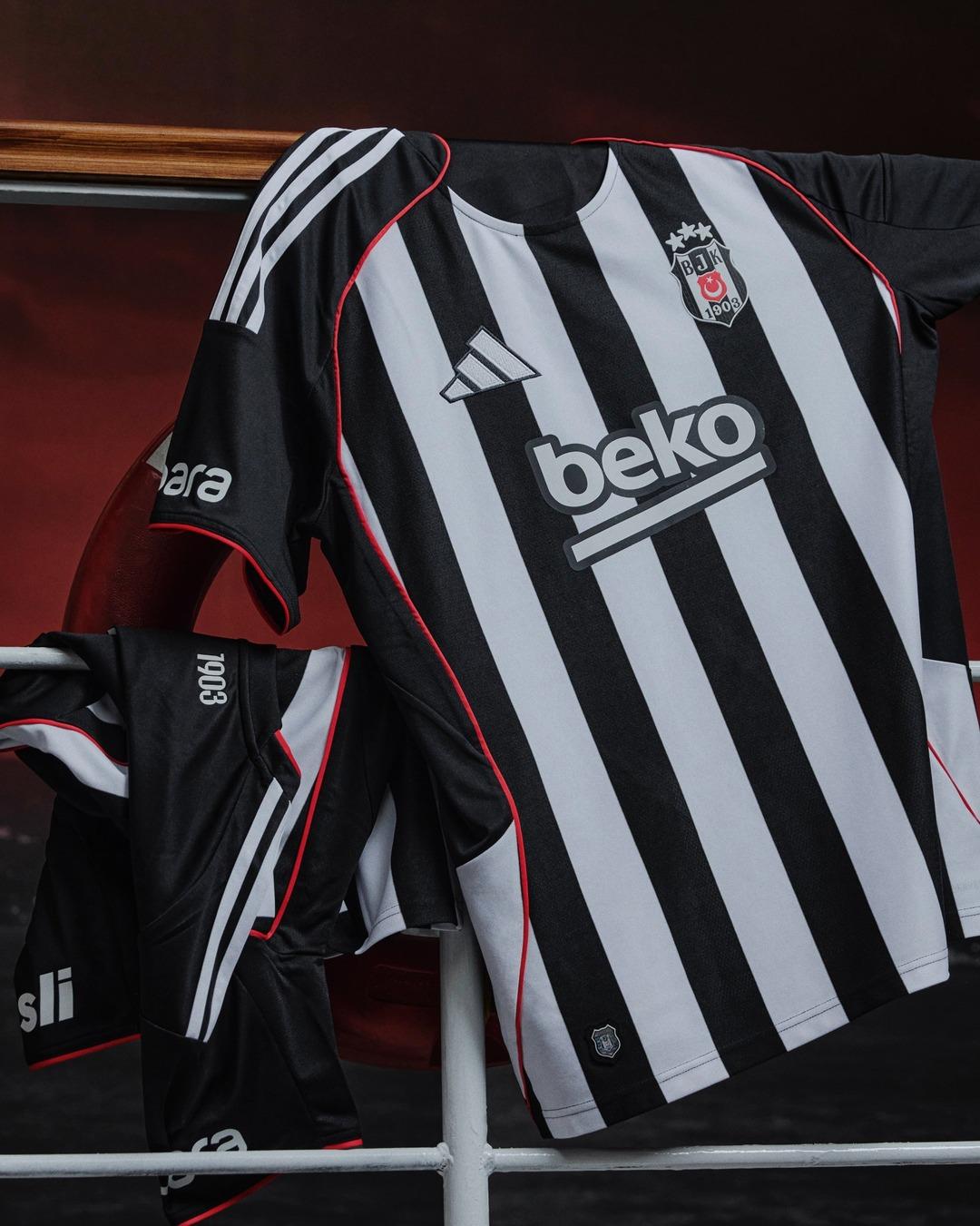 Beşiktaş tan ilgi çeken yeni sezon formaları! O tasarım çok beğenildi... 1