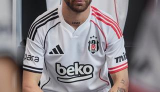 Beşiktaş yeni sezon formalarını tanıttı...