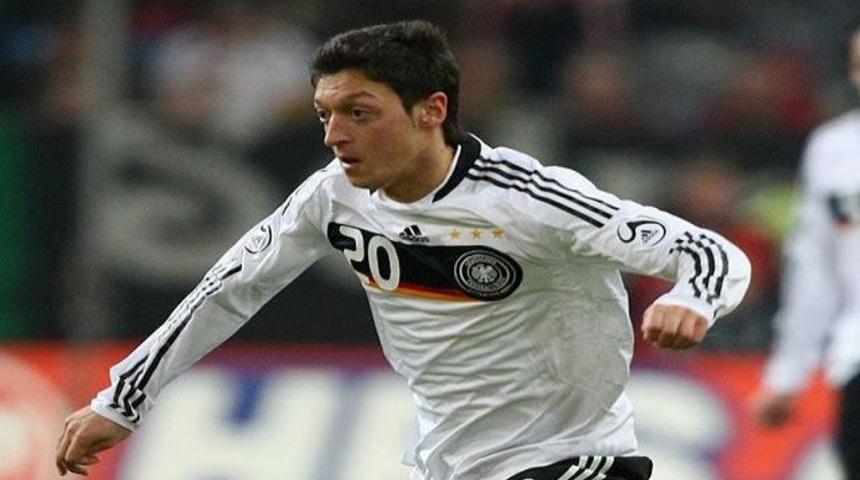 Mesut &Ouml;zil Madrid'de!