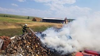 Çorum'da 7 ton odun ve kereste alev alev yandı