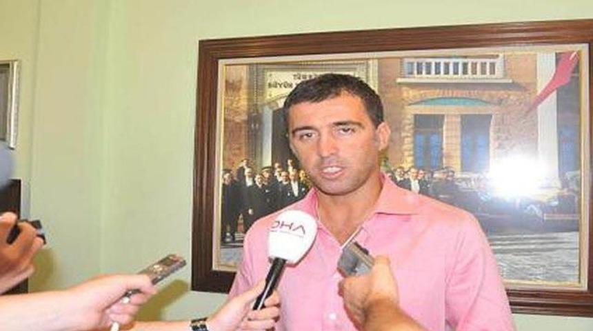 'Rijkaard bahanelerin arkasına sığınmasın'