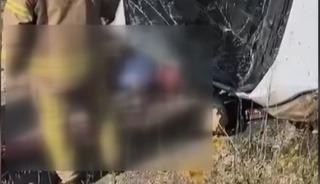 Bariyere çarpan minibüs takla attı: 1 ölü