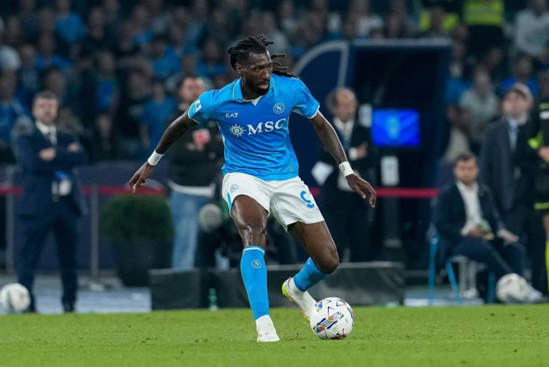 Taraftar havalimanında yakaladı! Napoli nin yıldız ismi İstanbul a geliyor! 2