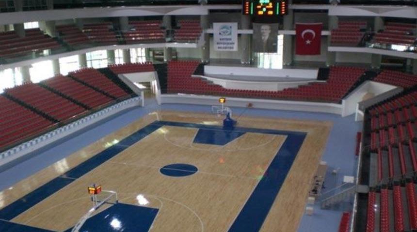 Kadir Has, devleri bekliyor