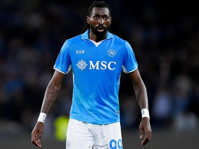 Taraftar havalimanında yakaladı! Napoli'nin yıldız ismi İstanbul'a geliyor!