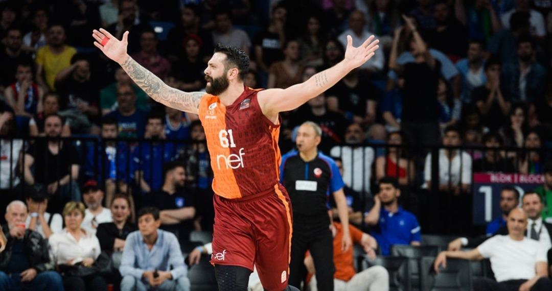 Galatasaray da kaptan ile yollar ayrıldı... Veda metni paylaşıldı! 1
