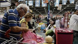 İsrailliler marketleri talan etti, raflar boşaldı