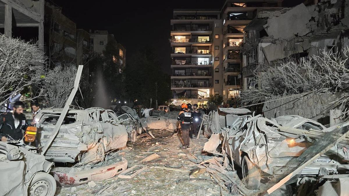 Tel Aviv sokaklarının son hali! İran'ın bombaladığı İsrail'den yeni görüntüler geldi...