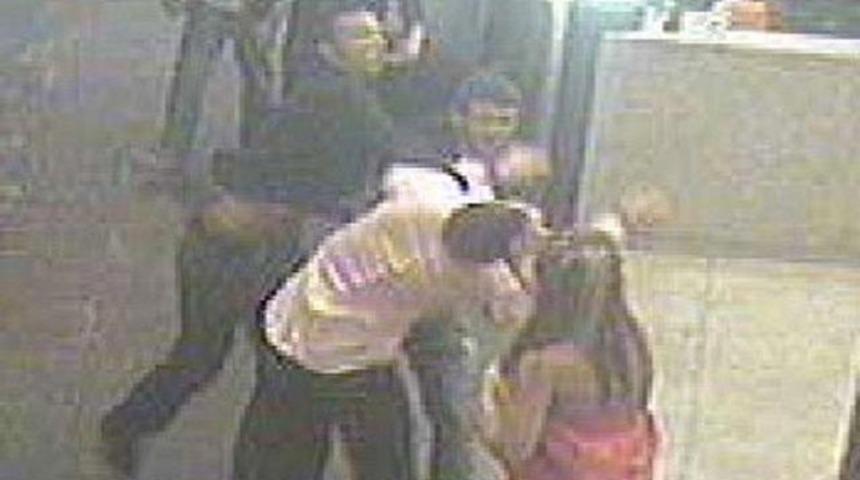 Arsenalli futbolcu g&ouml;zaltında!