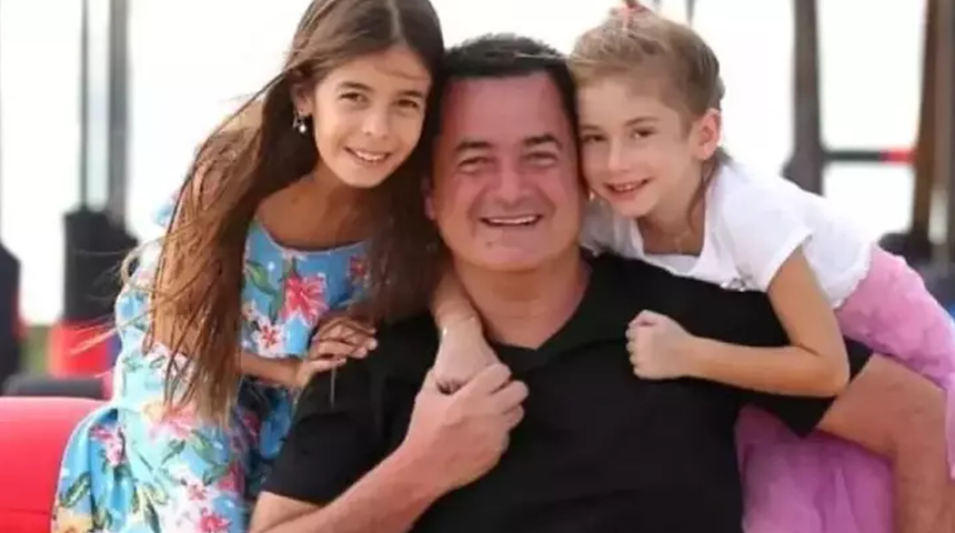 Acun Ilıcalı'nın kızı Yasemin mezun oldu! Yasemin Ilıcalı'nın güzelliğine beğeni yağdı