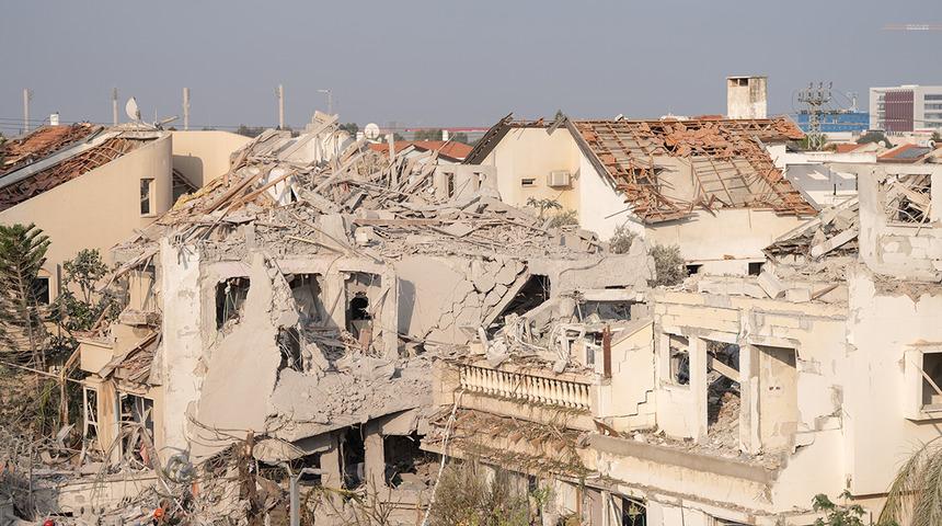 İsrail’de büyük yıkım! İran’ın füze saldırısının etkileri gün ağarınca ortaya çıktı! İşte Tel Aviv’den gelen o görüntüler…
