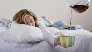 Kahve içmeden ayılamam diyenler buraya! Kahve düşkünlerine kötü haber: Beyni gece de rahat bırakmıyor!