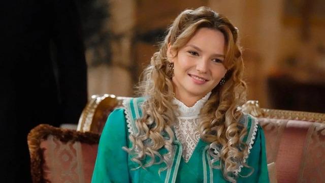 10 kio vermişti! Nilsu Berfin Aktaş hem oryantali hem de bikinili haliyle gündemde