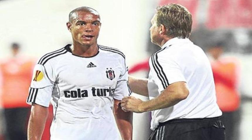 Beşiktaş'ta derbi &ouml;ncesi 2 şok!