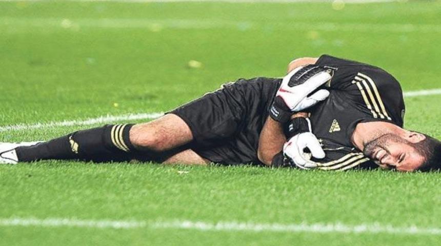 Volkan'dan &Ccedil;akır'a şok su&ccedil;lamalar!