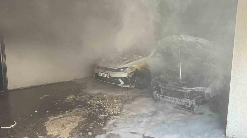Apartman garajında otomobil alev aldı: Patlama korkusu binayı boşalttı