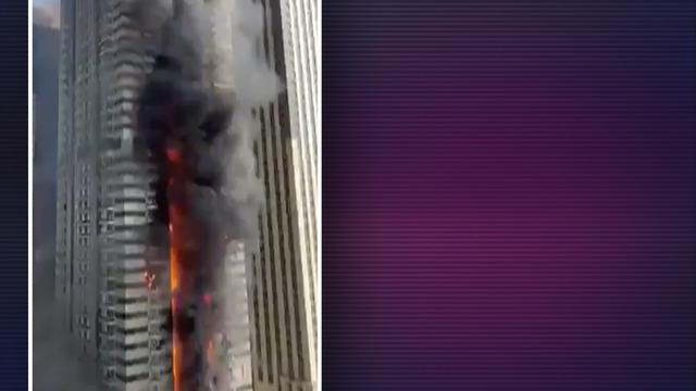 Dubai'de gökdelen yangını! Marina Pinnacle alev alev yandı, yaklaşık 4 bin kişi tahliye edildi