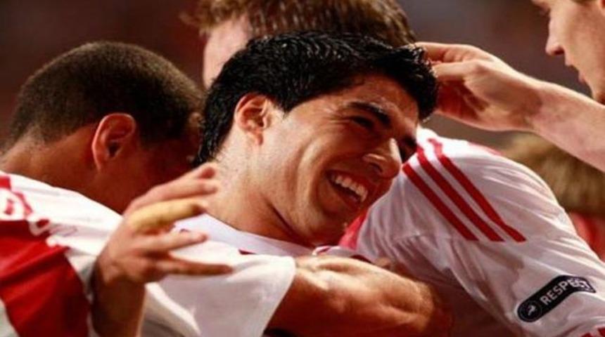 Hollanda'da Ajax zirveyi sevdi