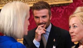 Eski futbolcu David Beckham şövalye oldu