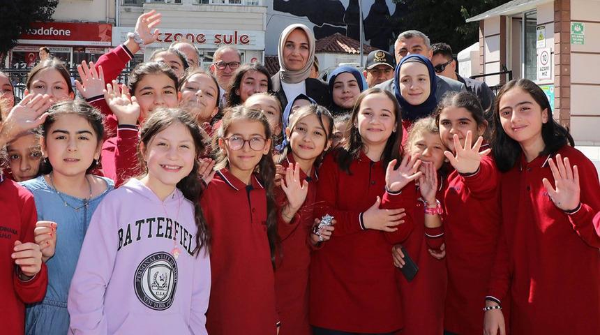 LGS'ye girecek öğrencilere kapıda moral ikramı
