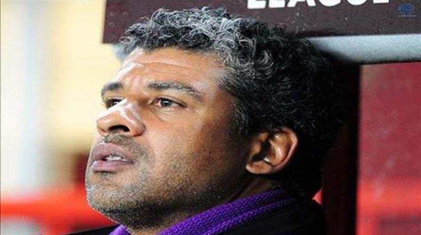 Rijkaard gitti, Hollanda &ccedil;alkalandı!