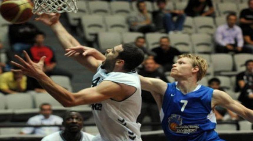 Kartal potada da u&ccedil;uyor!