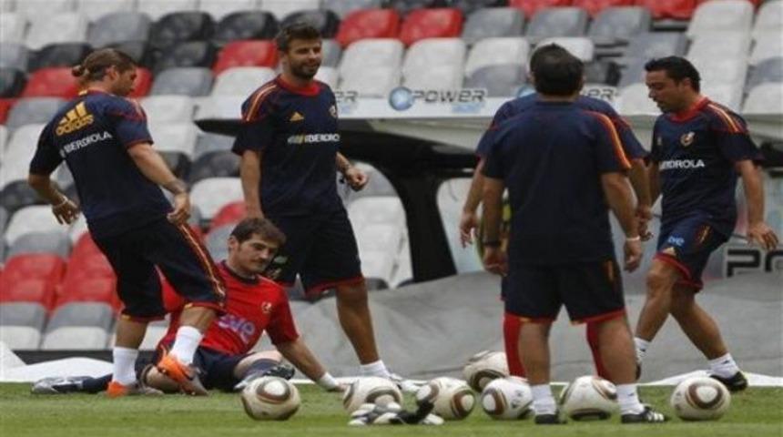 Pique, İspanya'yı fena karıştırdı!