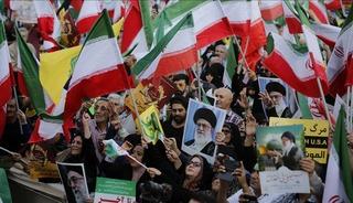 İran'da 'intikam' sloganlarıyla İsrail protesto