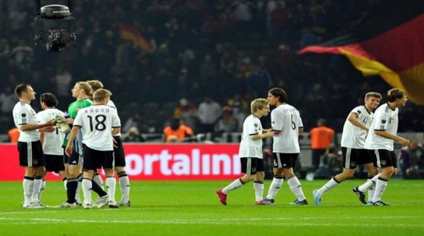 Alman basını &ccedil;ıldırdı!