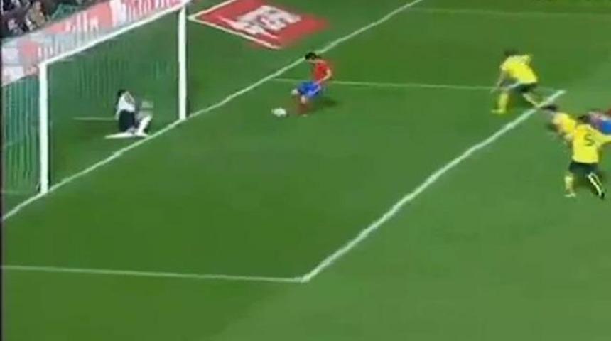 David Villa inanılmazı başardı! (Video)