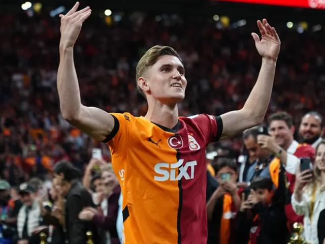 Galatasaray’ın başına talih kuşu kondu… Elias Jelert için geliyorlar!