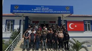 TIR dorsesinde, saman balyalarının altında 31 kaçak göçmen yakalandı