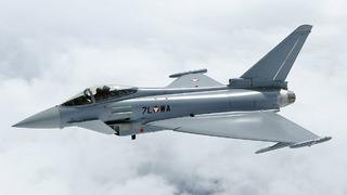 İngiltere, Orta Doğu’ya ilave Typhoon savaş uçakları gönderiyor