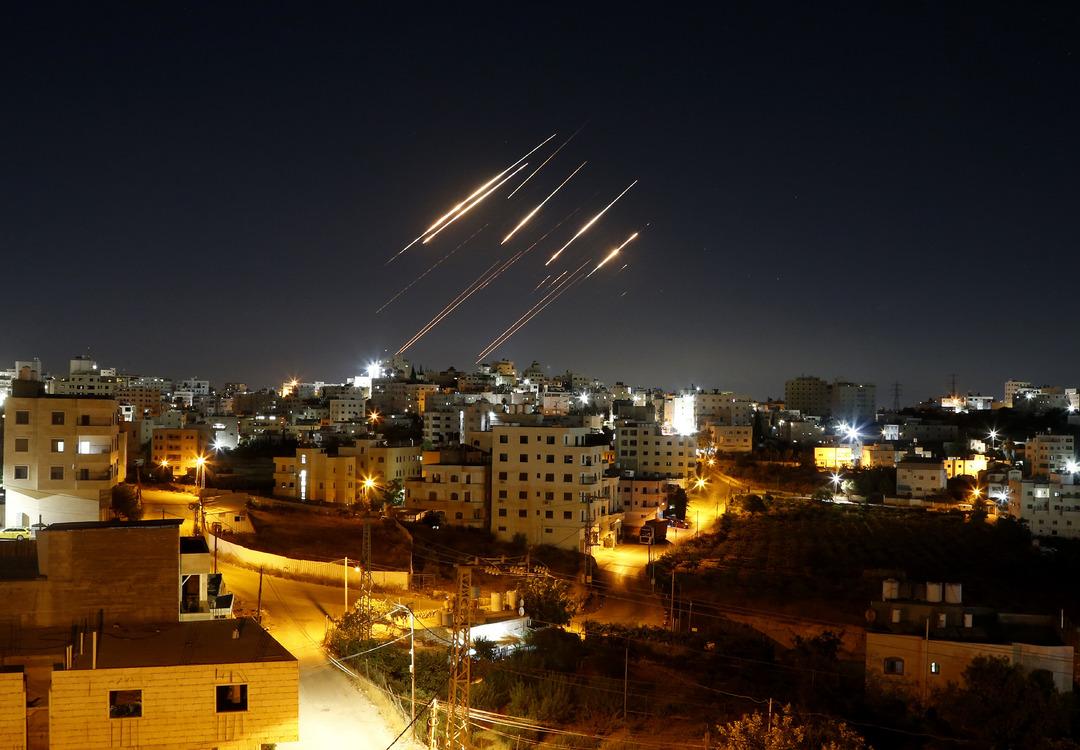 AA-20250614-38281254-38281246-IRAN_ISRAILE_BALISTIK_FUZE_SALDIRILARINA_YENIDEN_BASLADI