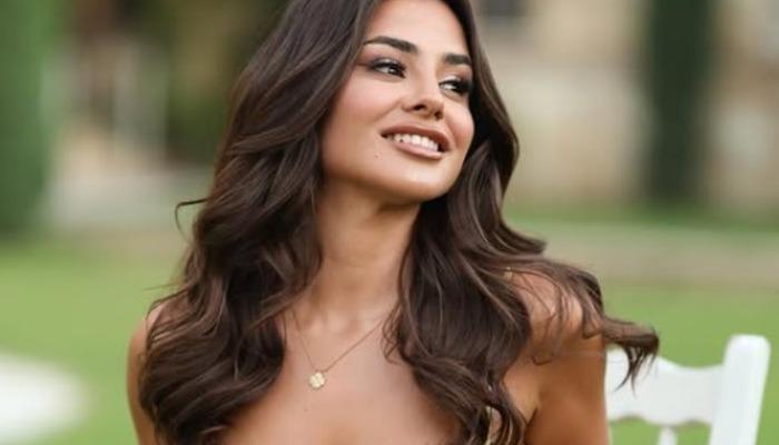 Ünlü futbolcu ile evlilik yolunda ilk adımı attı!  İşte nişandan kareler 