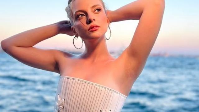 Aşk 101'in yıldızı İpek Filiz Yazıcı'dan tatil pozları! Siyah bikinisiyle peş peşe paylaştı