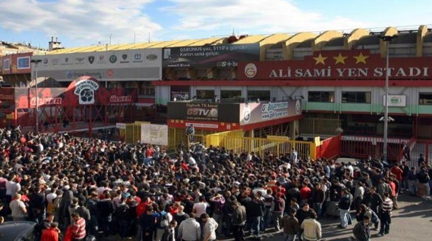 Sami Yen'de arbede! (Video)