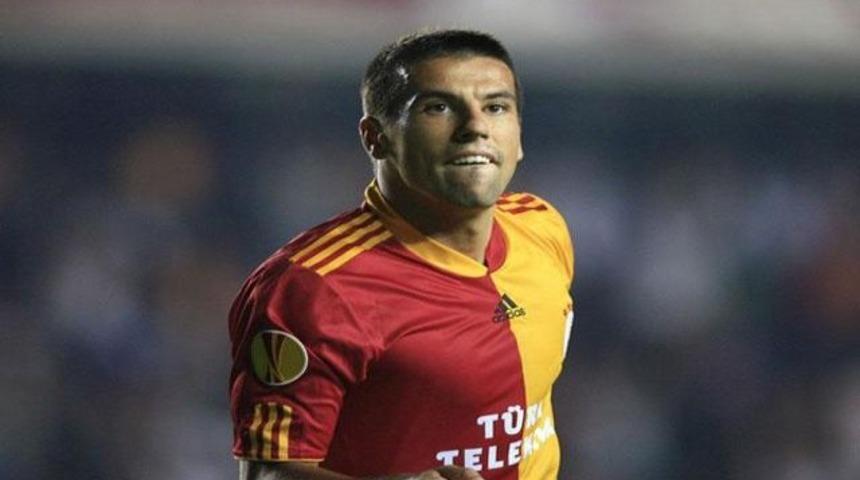 Derbi &ouml;ncesi Baros şoku!