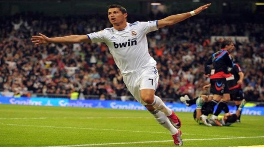 Ronaldo ezdi, Mesut bitirdi (Video)