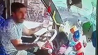 ‘Ben içindeki candan sorumluyum’ dedikten saniyeler sonra minibüsüyle yayaya çarptı