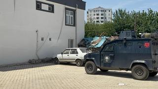 Tartıştığı babasını, başına çekiçle vurarak ağır yaraladı