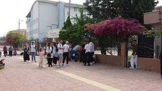 LGS'de oturumlar tamamlandı, babalar çifte heyecan yaşadı