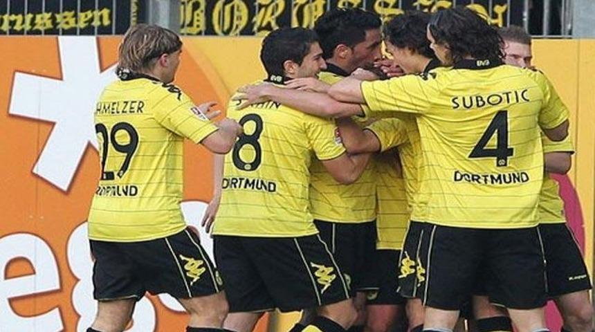 Nurili Dortmund zirveyi devraldı!